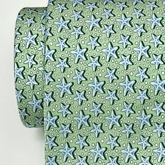 Vineyard Vines Mens Starfish Patterned Green Silk Tie